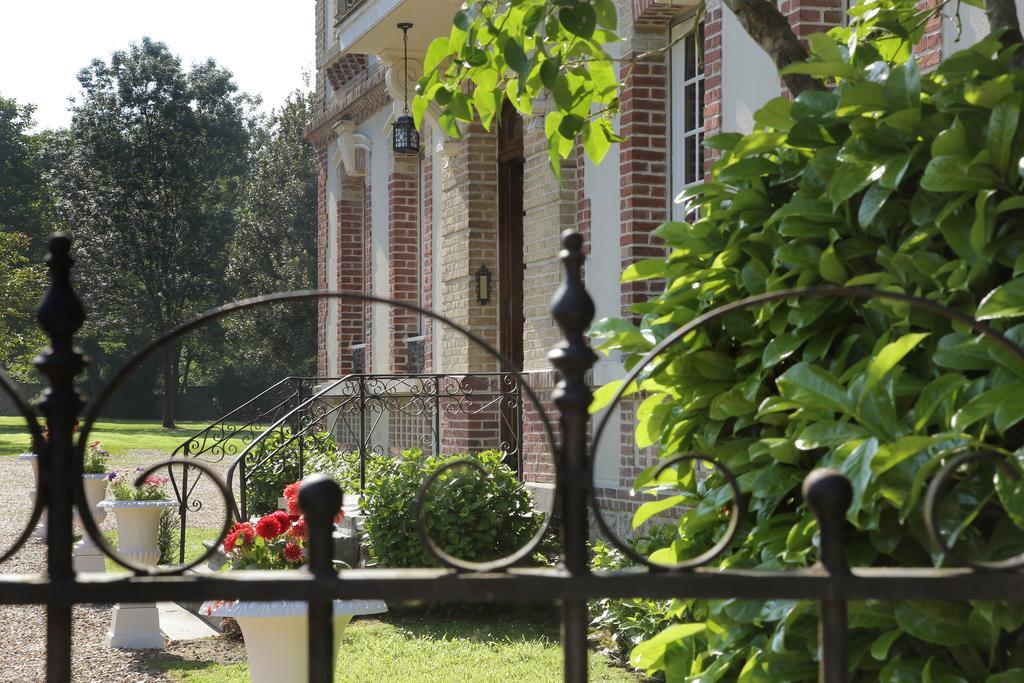Bed and Breakfast Manoir Le Mesnil Saint-Martin-aux-Chartrains Exterior foto