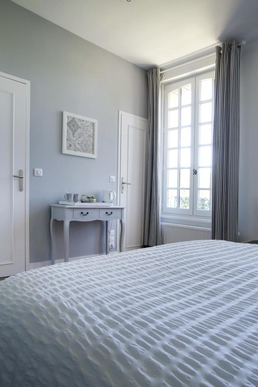 Bed and Breakfast Manoir Le Mesnil Saint-Martin-aux-Chartrains Exterior foto