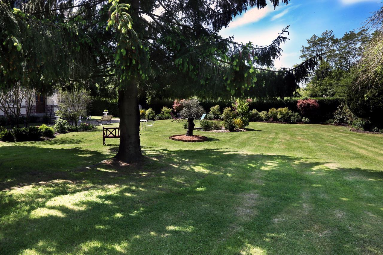 Bed and Breakfast Manoir Le Mesnil Saint-Martin-aux-Chartrains Exterior foto
